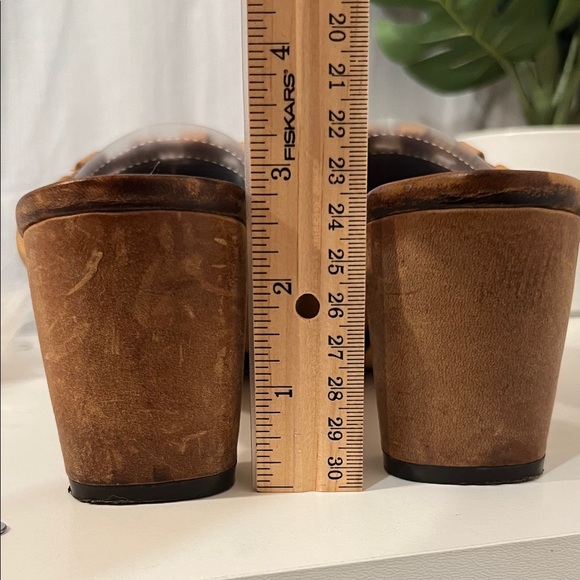 Roper Brown Embroidered Women's Mules - Picture 4 of 7